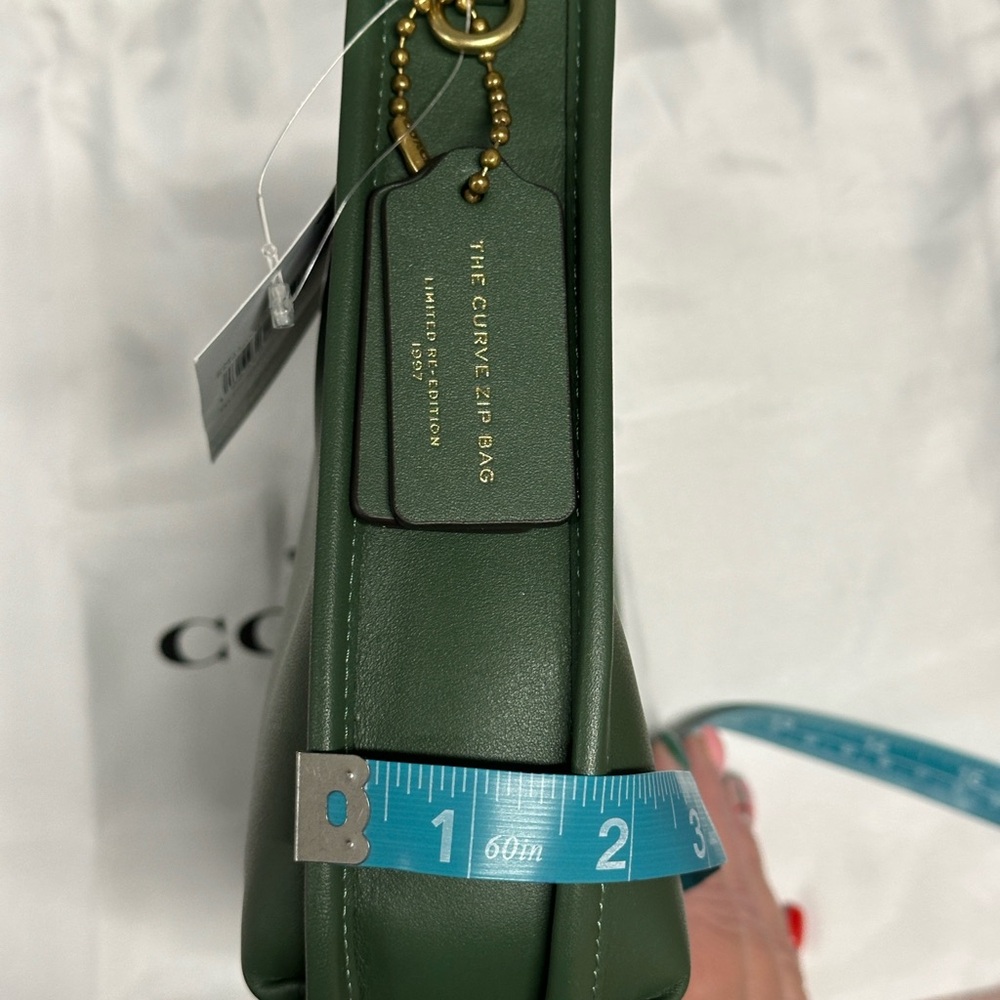 Coach Curve Zip Bag Smooth Leather Green | NWT | Authentic - Picture 10 of 11